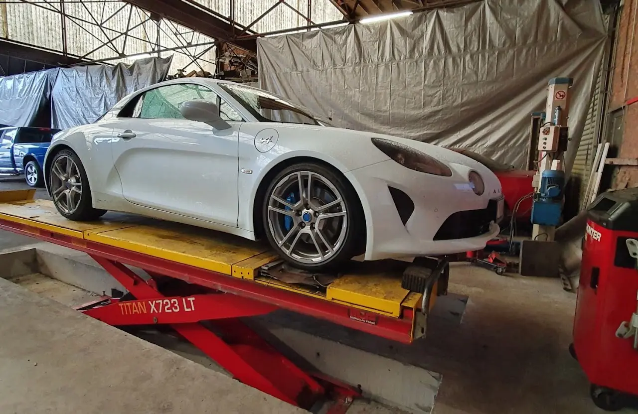 Alpine en réglage de géométrie